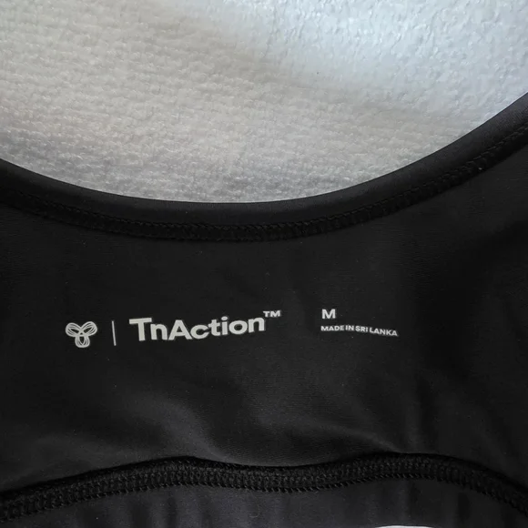 🧡 Scoop-Neck Sports Bra - Picture 4 of 6